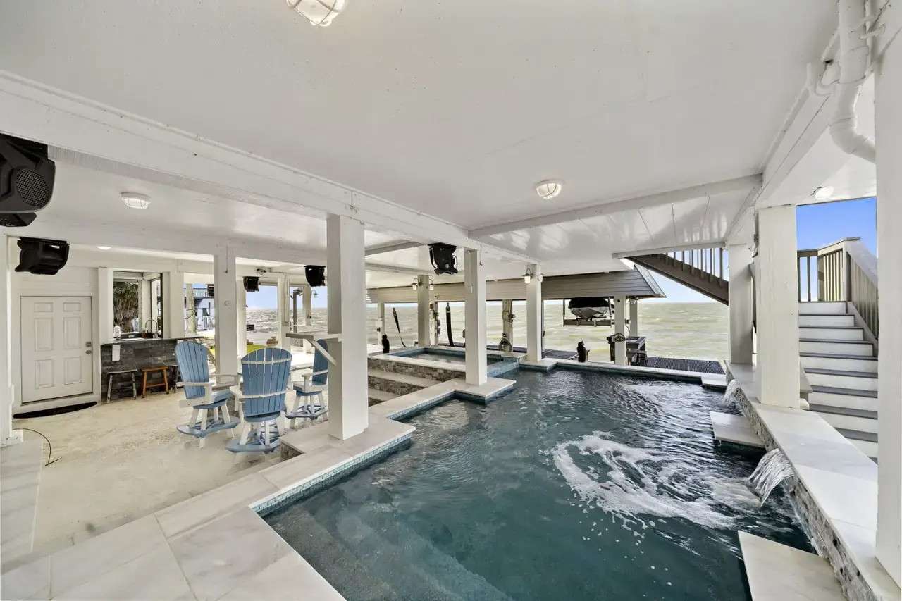 Sunsets by the Bay Pool | BeachBox