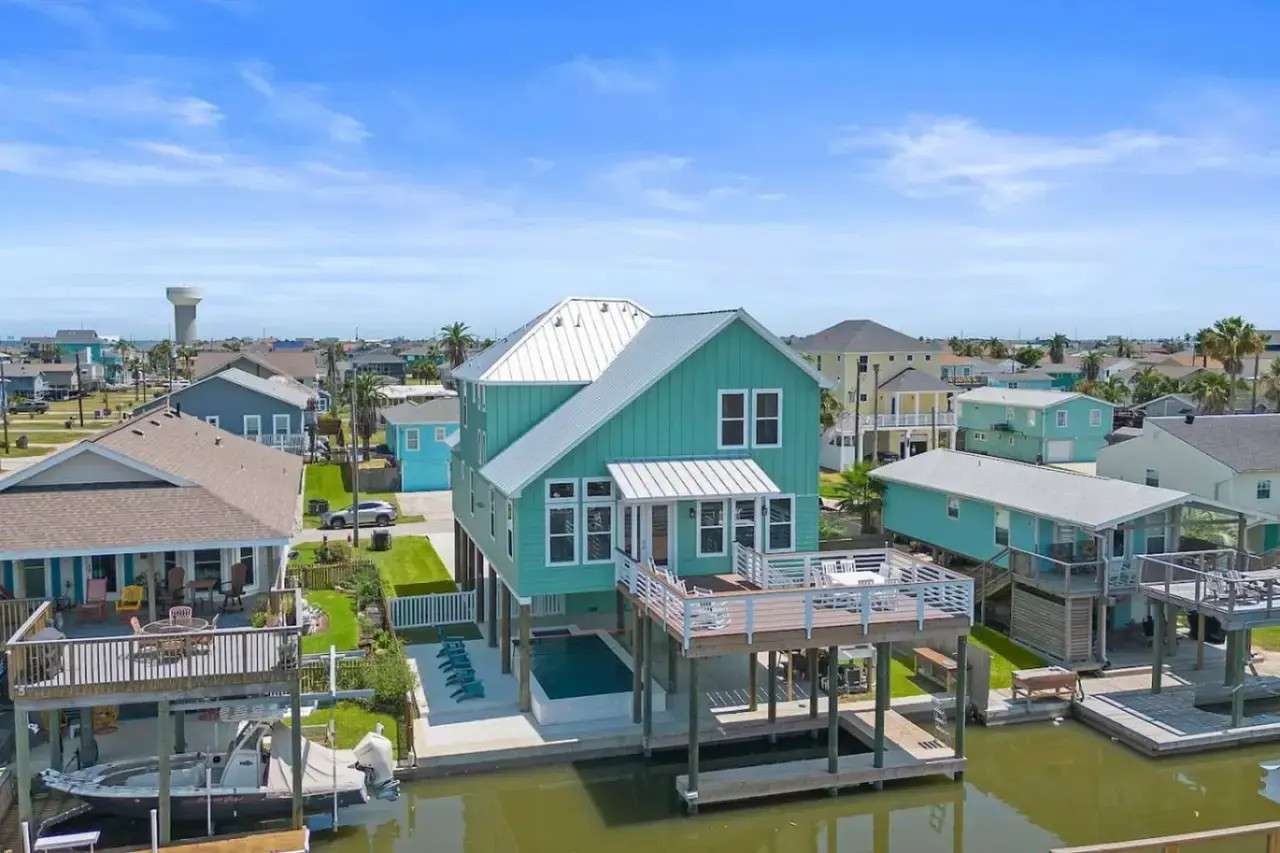 Moby Dick Rental | Beachbox