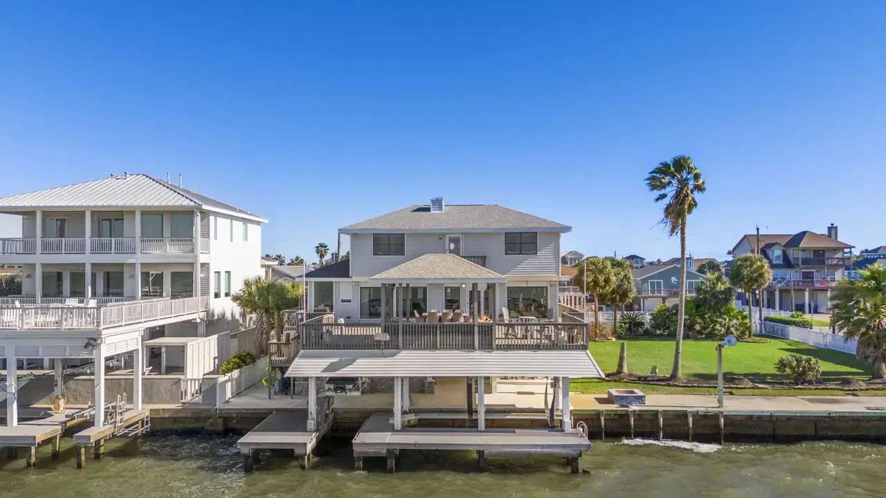 Sunsets by the Bay Rental | Beachbox