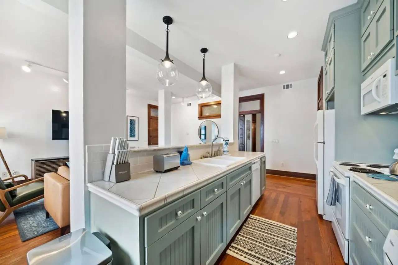 League Lofts 204 kitchen