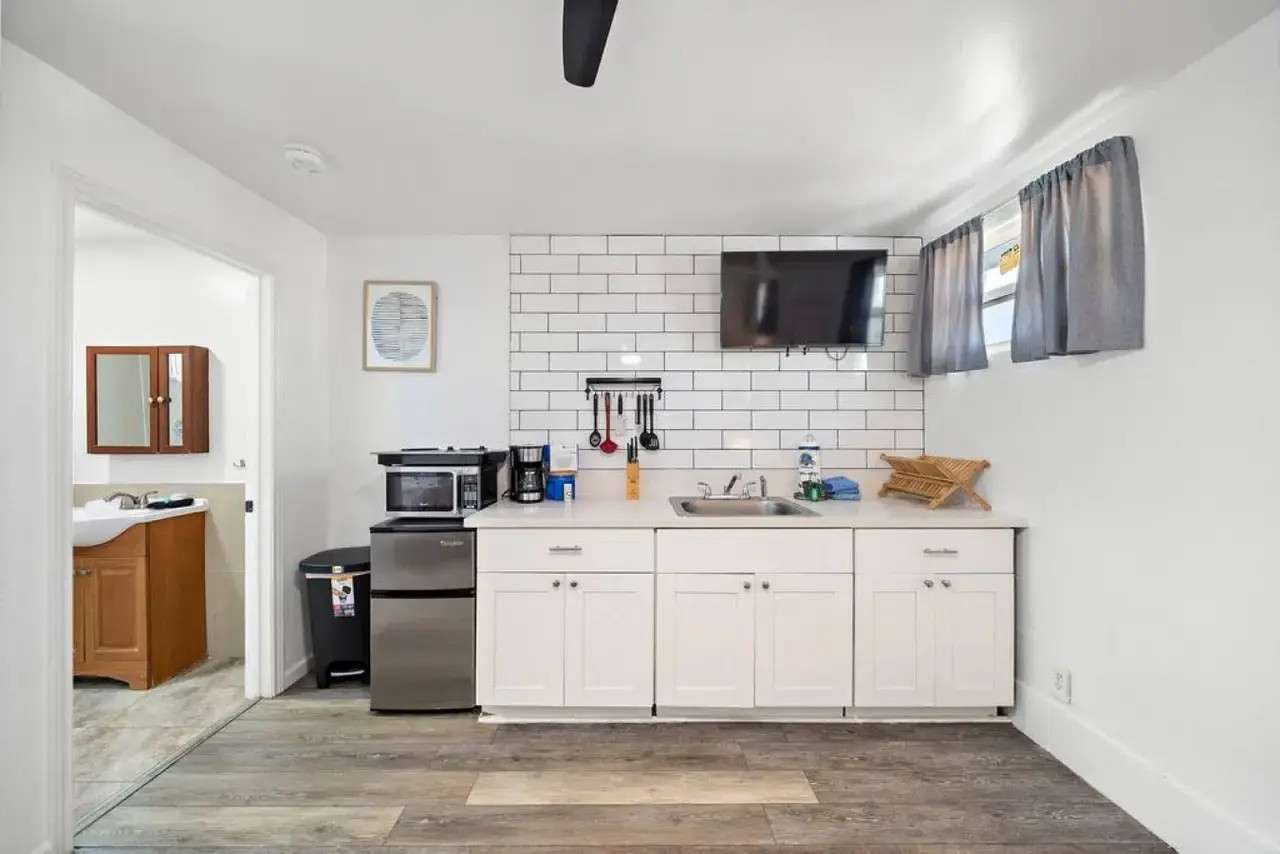 Coastal Cottage Unit 7 kitchen