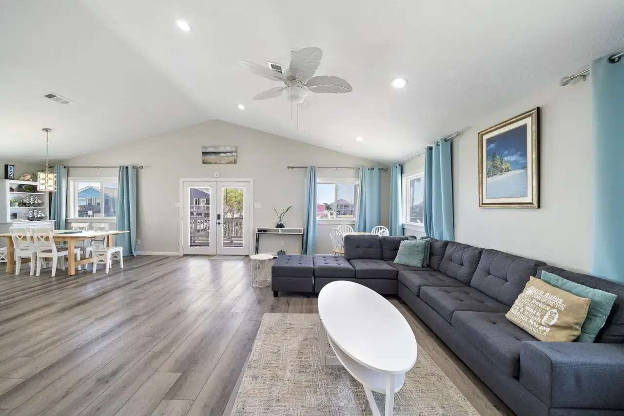 Sea Isle Escape living room