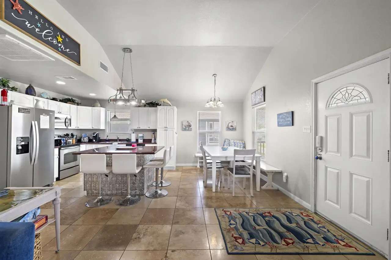 The Pearl kitchen and dining room