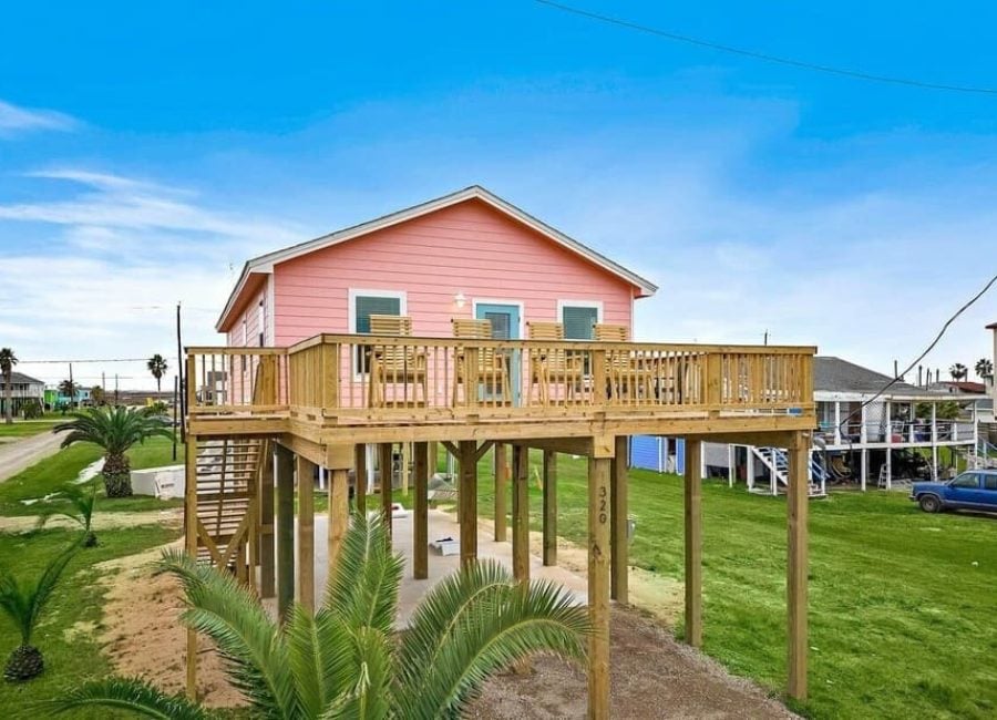 BeachBox Vacation Rentals – Sweetwater Sunset in Galveston, modern beach house with sunset views.