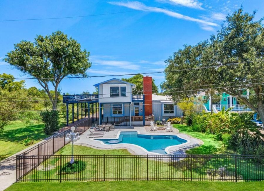 tranquil-bay-kemah-area-beachbox-vacation-rental